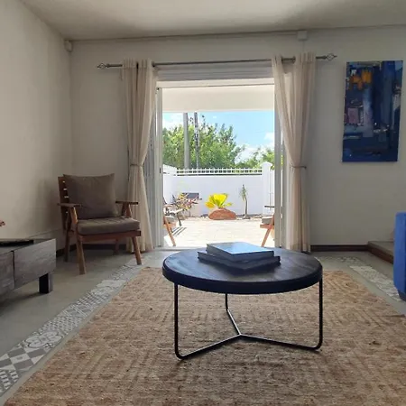 Villa Lakaz - Luxe Getaway 5 Mins From The Ocean